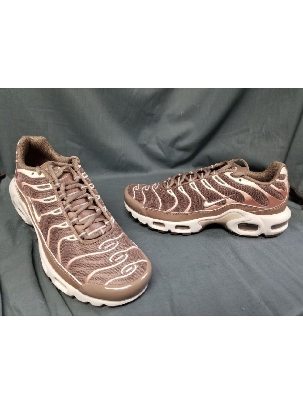 Nike Air Max Plus Black White Women's DZ3671 200 Size 8 NEW NO BOX!